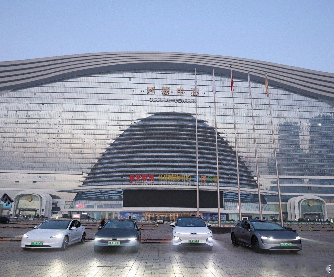 关于前两天我们发起的1000km挑战充一次电的活动，聊聊感受：很多网友认为成都到