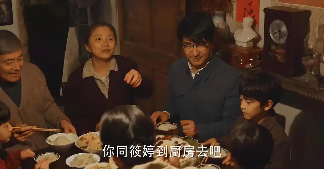 #还我庄图南#当黄玲为了儿女不让小姑子的儿子住进自己家，被庄家人围攻的时候，她的