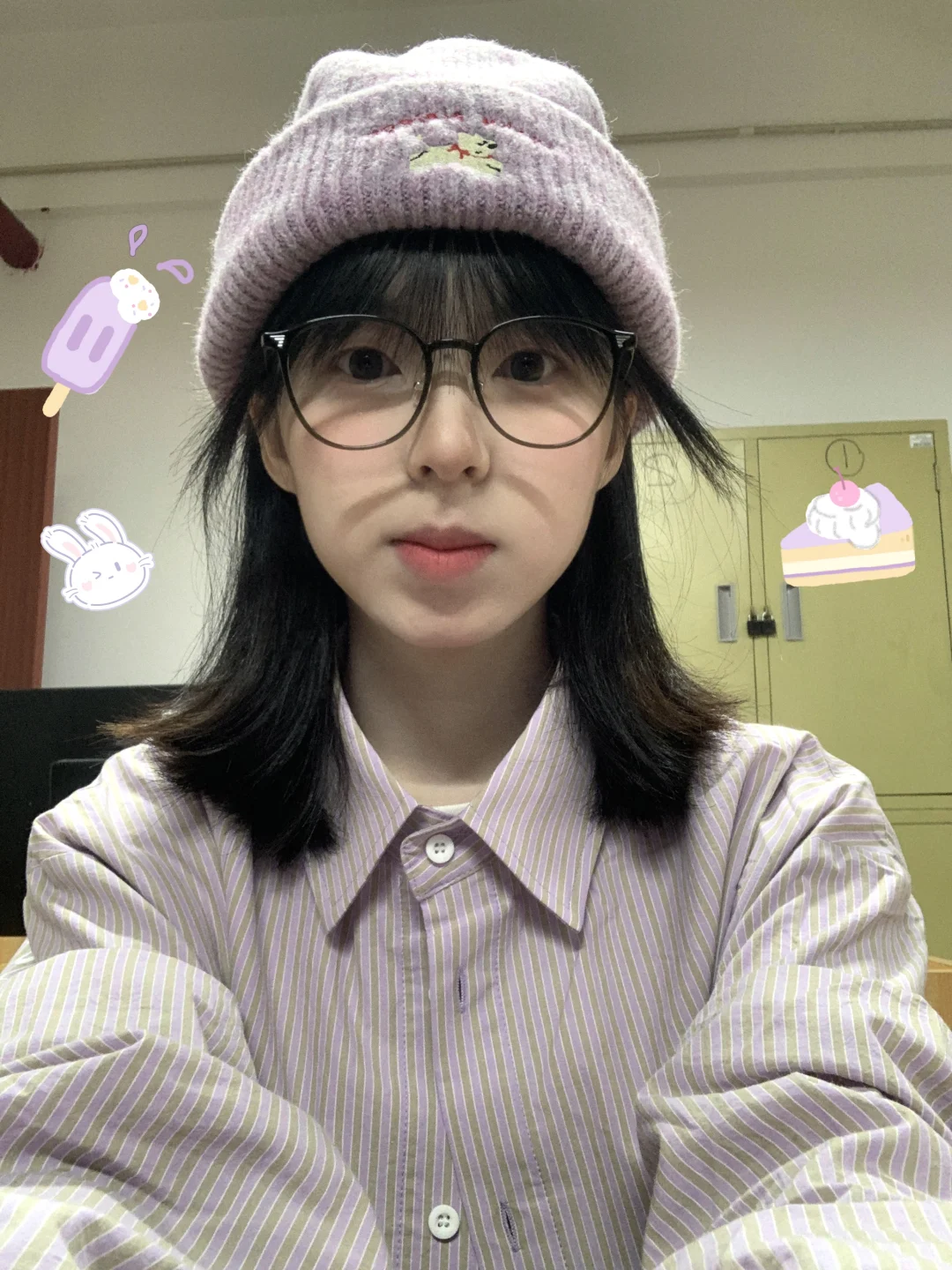 有时候 睁一只眼闭一只眼 就当是在wink了