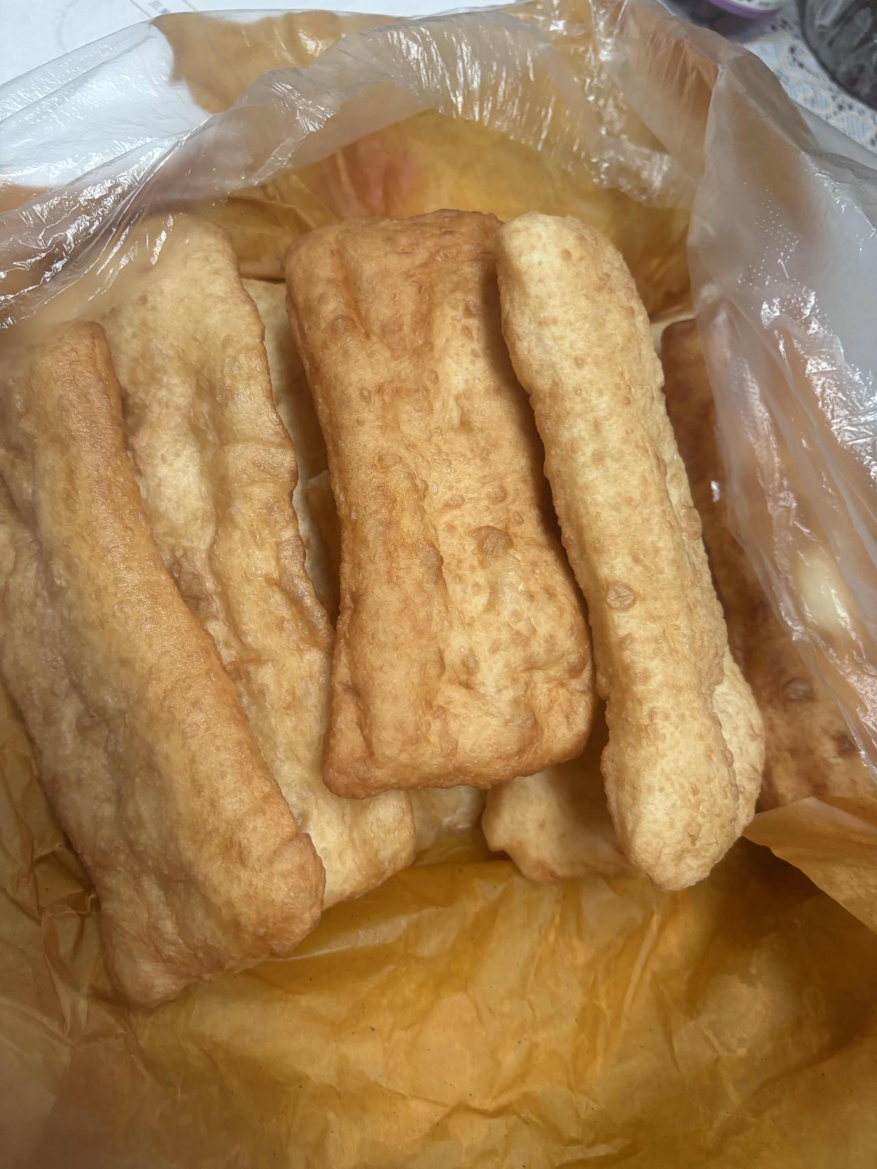 下午快递送来一箱面鱼，我打开一看，这不就是小号果头吗？

从山东快递来的，快递费
