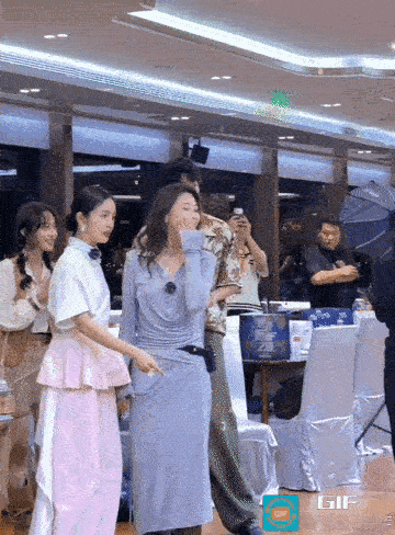 高龄产子有多“耗”女人看看林依晨就知道了林依晨39岁生下大女儿42岁又拼下二胎儿