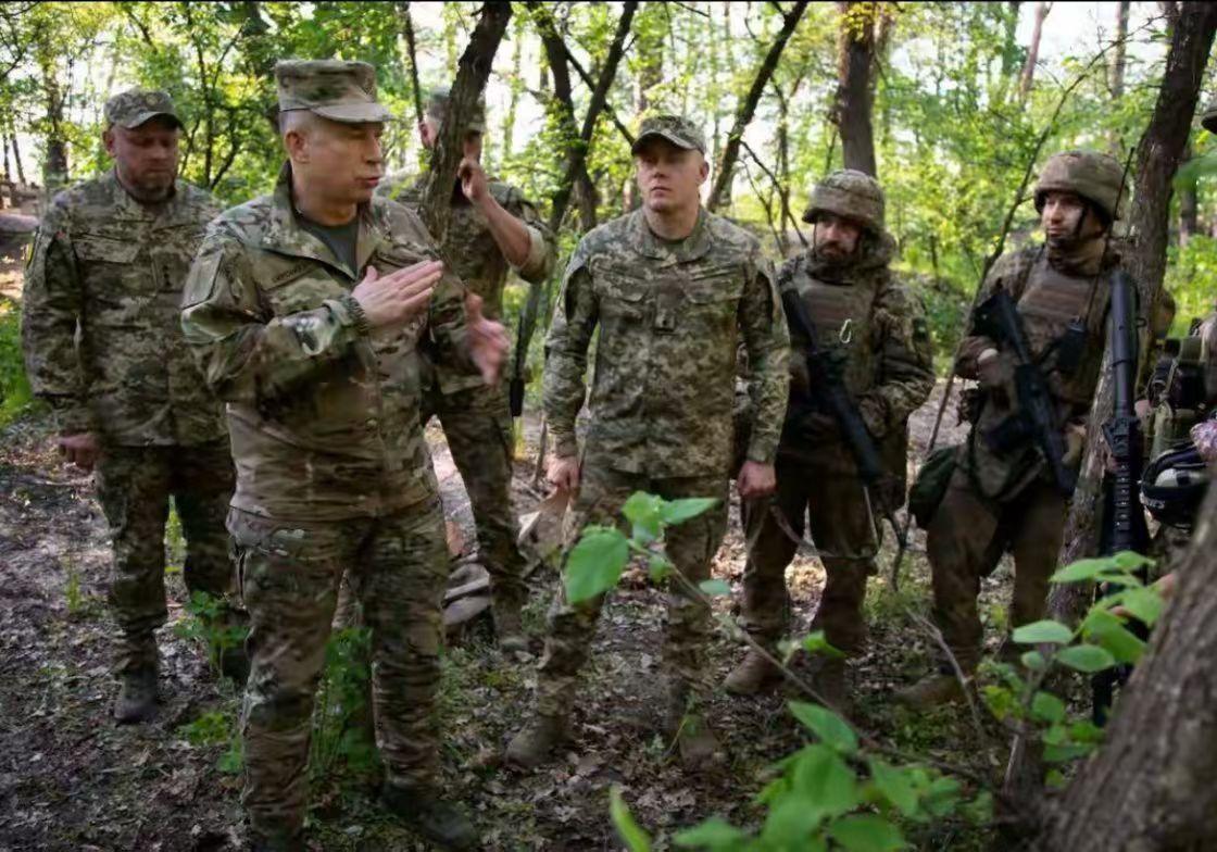 🔥🇺🇦🔱
西帅视察他的亲兵团一一225团训练

🔥🔱225突击团，