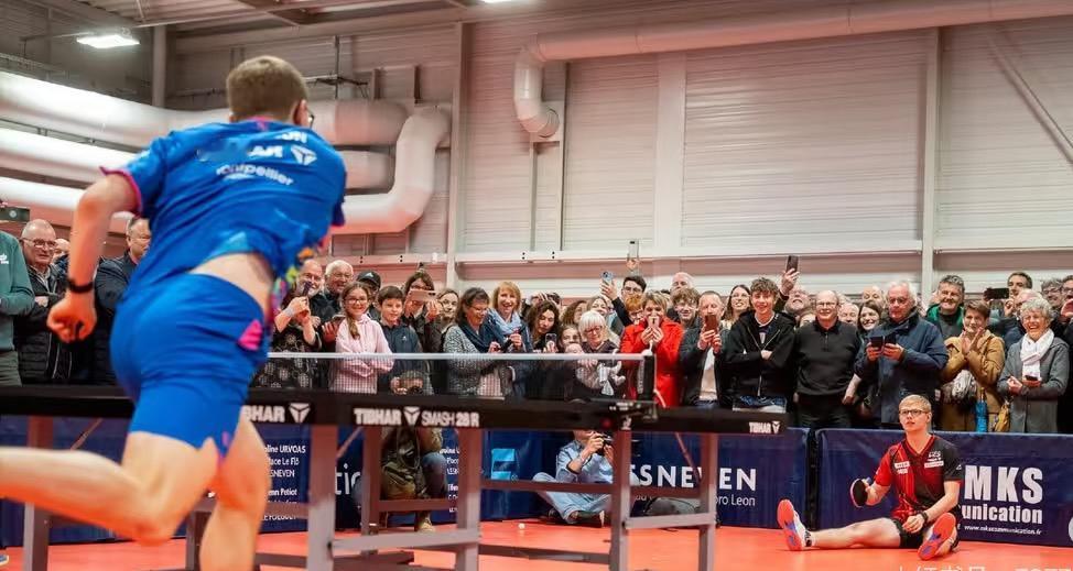 勒布伦兄弟更新：非常自豪能够为第一座以我们俩人的名字命名的乒乓球馆揭幕！
勒布伦