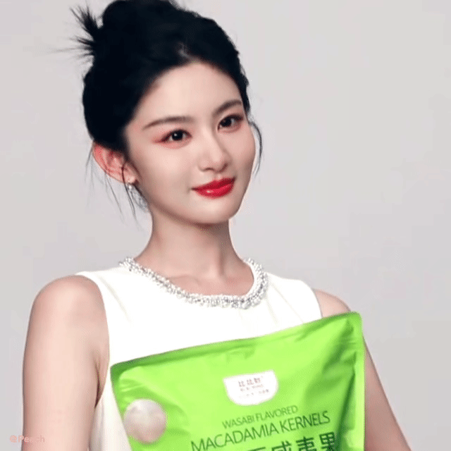 比比妙品牌代言人赵晴恭喜漂亮妹妹赵晴解锁新代言～是她第一个商务也是品牌首位代言人