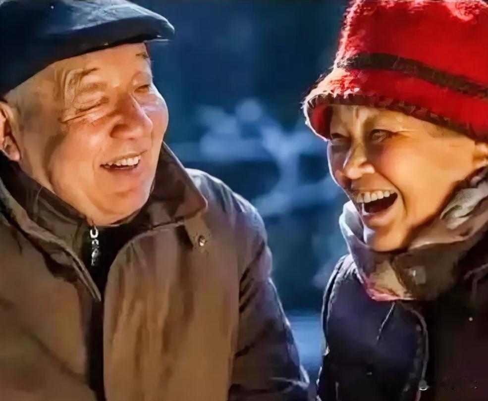 2013年，61岁知青刘宝华重返米脂县，看望他的初恋马凤兰。谁知，她竟给自己生了