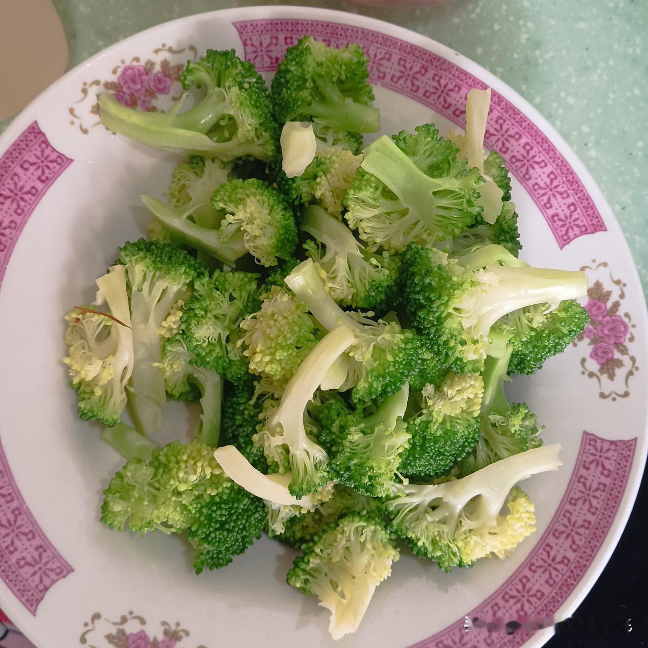 我认为不太好谈恋爱，你情我愿的事情，只要不是刻意为之，当时的过程最重要，当时开开