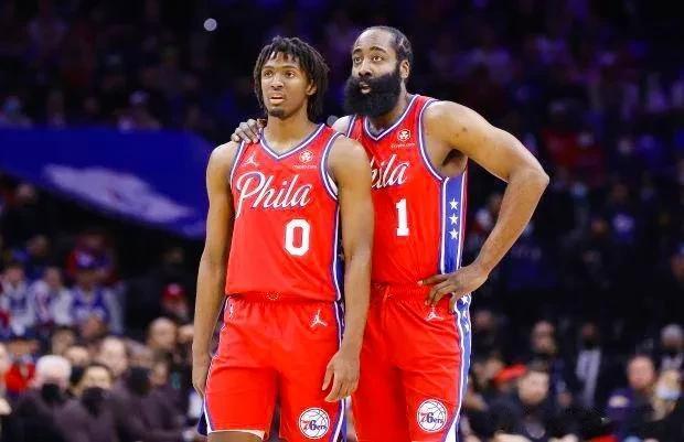 #讨论NBA# 
北京时间9月30日前NBA巨星球员巴克利接受采访谈到了球星哈登