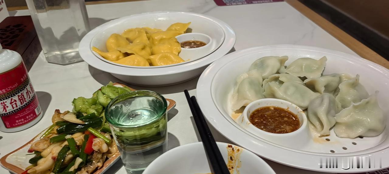 丹东海鲜饺子值得点赞👍
        打卡了佳和饺子馆，品尝了海胆馅，小白菜