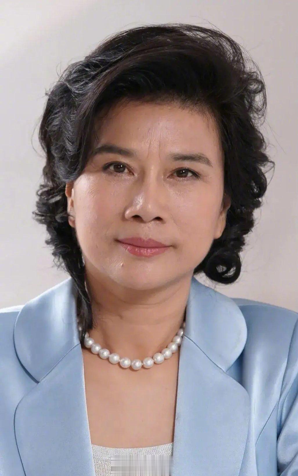 一位来自广东的留学生，到格力应聘，自信满满的说:“我在国外留学2年，刚毕业，要求