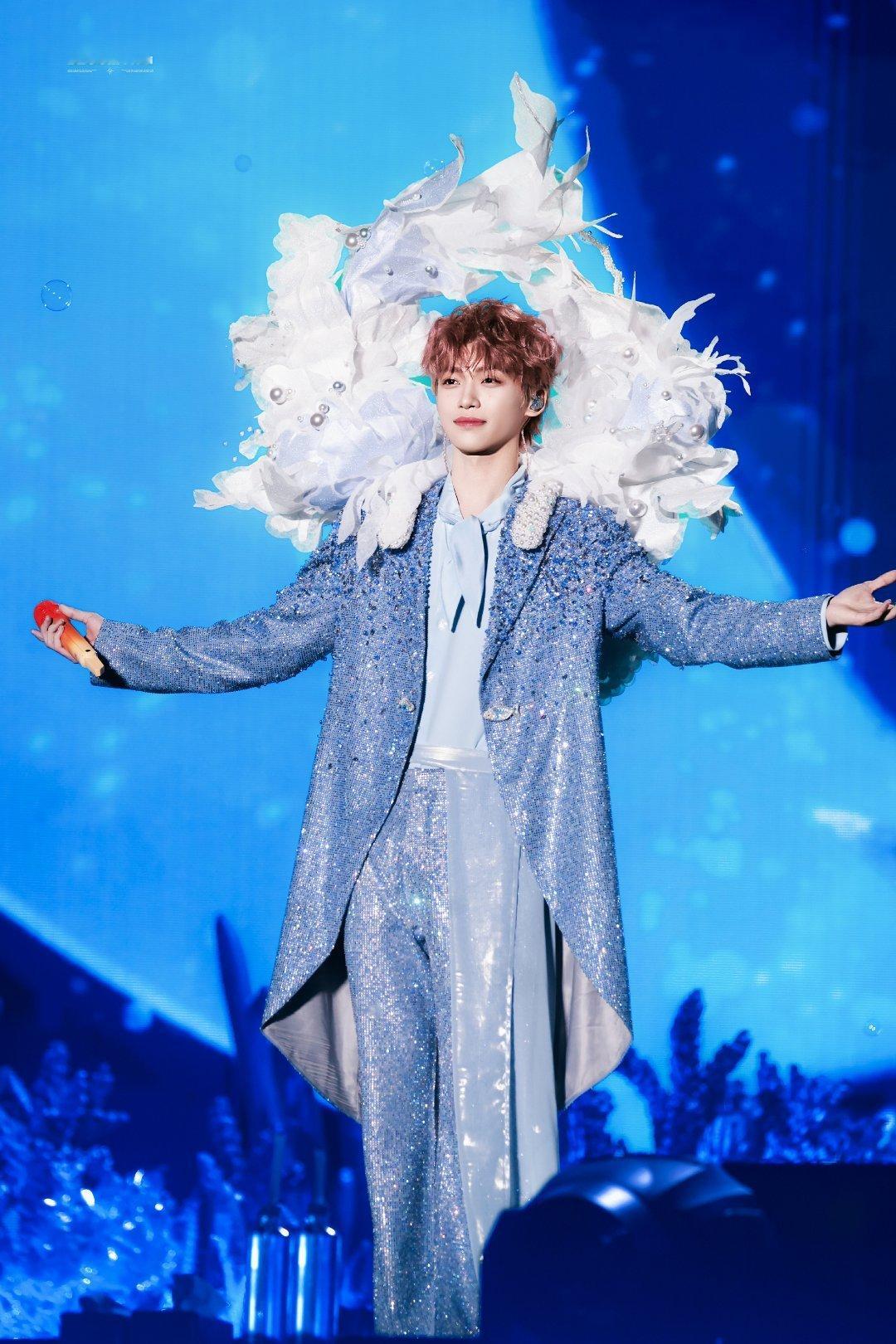 梓渝 zy梓渝科颜氏品牌青春代言人 远征星辰大海，归来仍是少年。