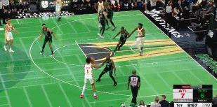 北京时间11月13日，NBA常规赛继续进行，在老鹰主场对阵凯尔特人队的比赛中，老
