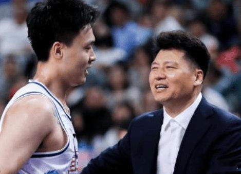 换帅如换刀，新疆男篮在客场加时赛战胜福建男篮，代理主教练姜正秀证明了自己的能力，