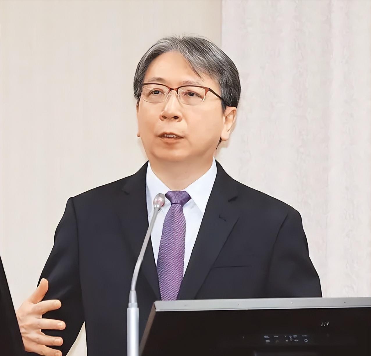 台情报头子跳出来表态了。

据台媒报道，国民党主席郑丽文正率团访问大陆，台湾“国