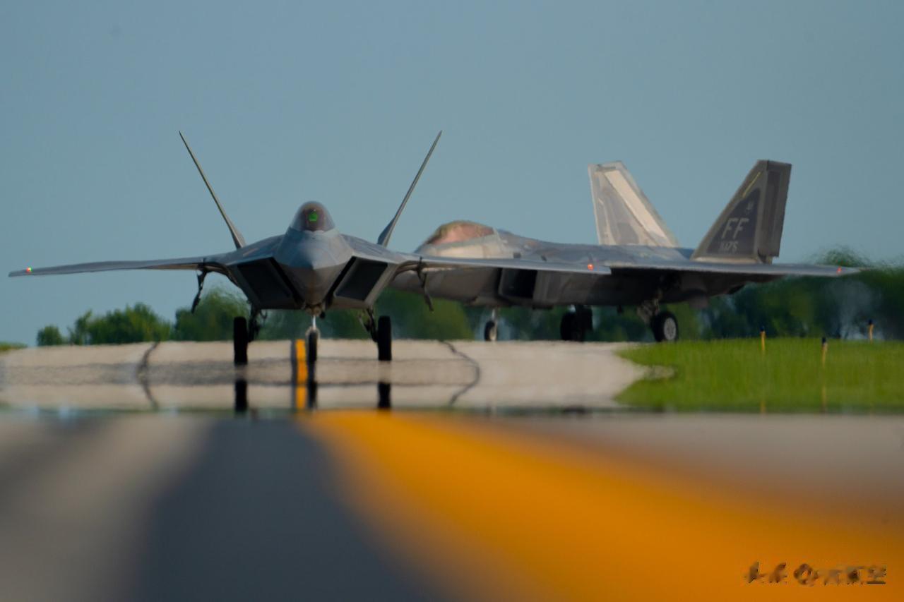 当地时间8月19-20日，美国将举办Garmin KC航展，F-22为亮相航展做
