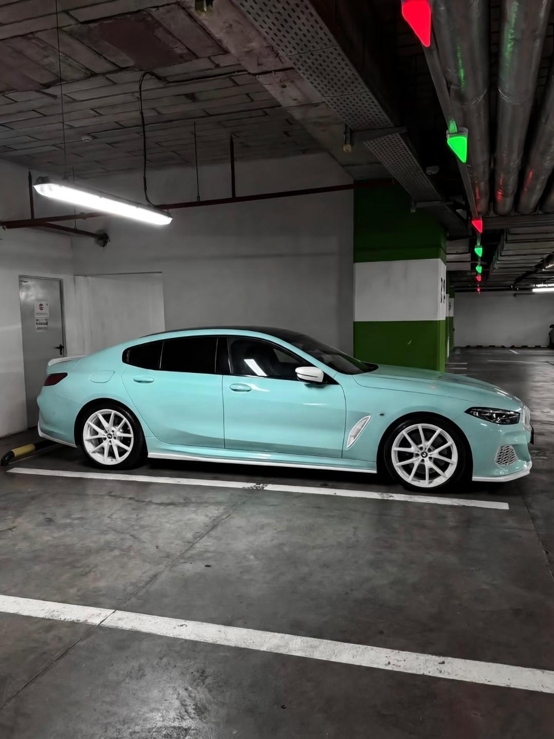 本来8系就稀少，再搭配这个特别的颜色，更加小众了 