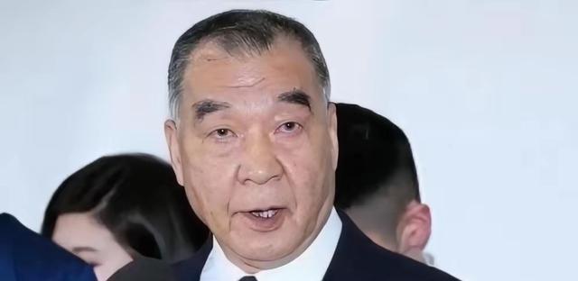 台海这片海域，从来都不太平。但最近让人头疼的，不是海面上的风浪，而是岛内某些人嘴