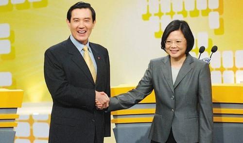 台湾国民党的有些领导人，嘴上虽然喊反“台独”，实际上与陈水扁和蔡英文的“明独”相