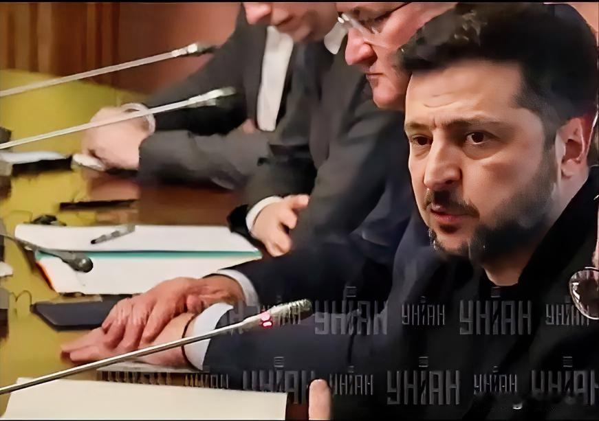 泽连斯基向白俄罗斯卢卡申科发出最后通牒:“我给卢卡申科一周时间，将部署在乌克兰边