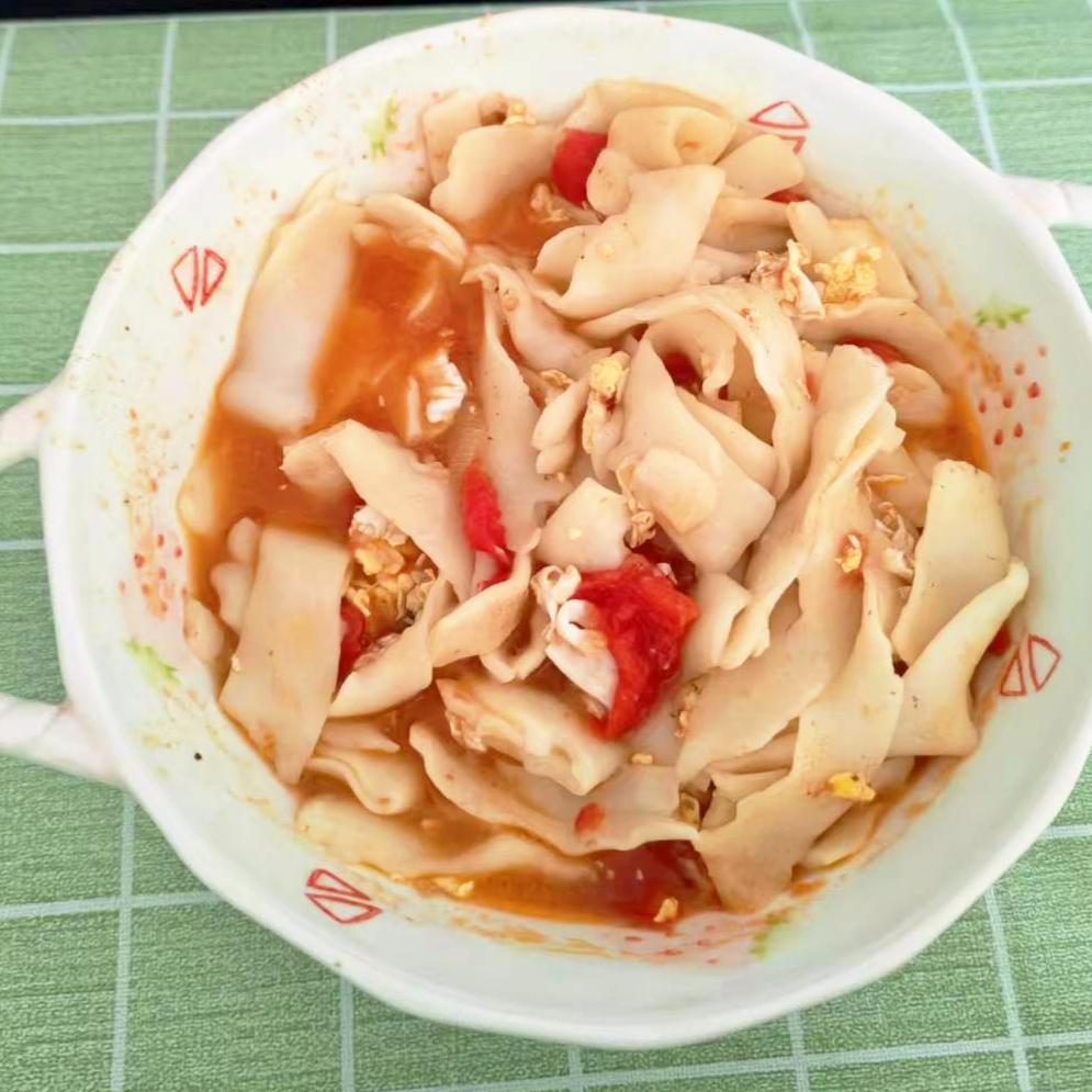 买了3块钱的面条，给老公做了一碗面，他说比北京15块钱一碗的面还好吃。

今天老