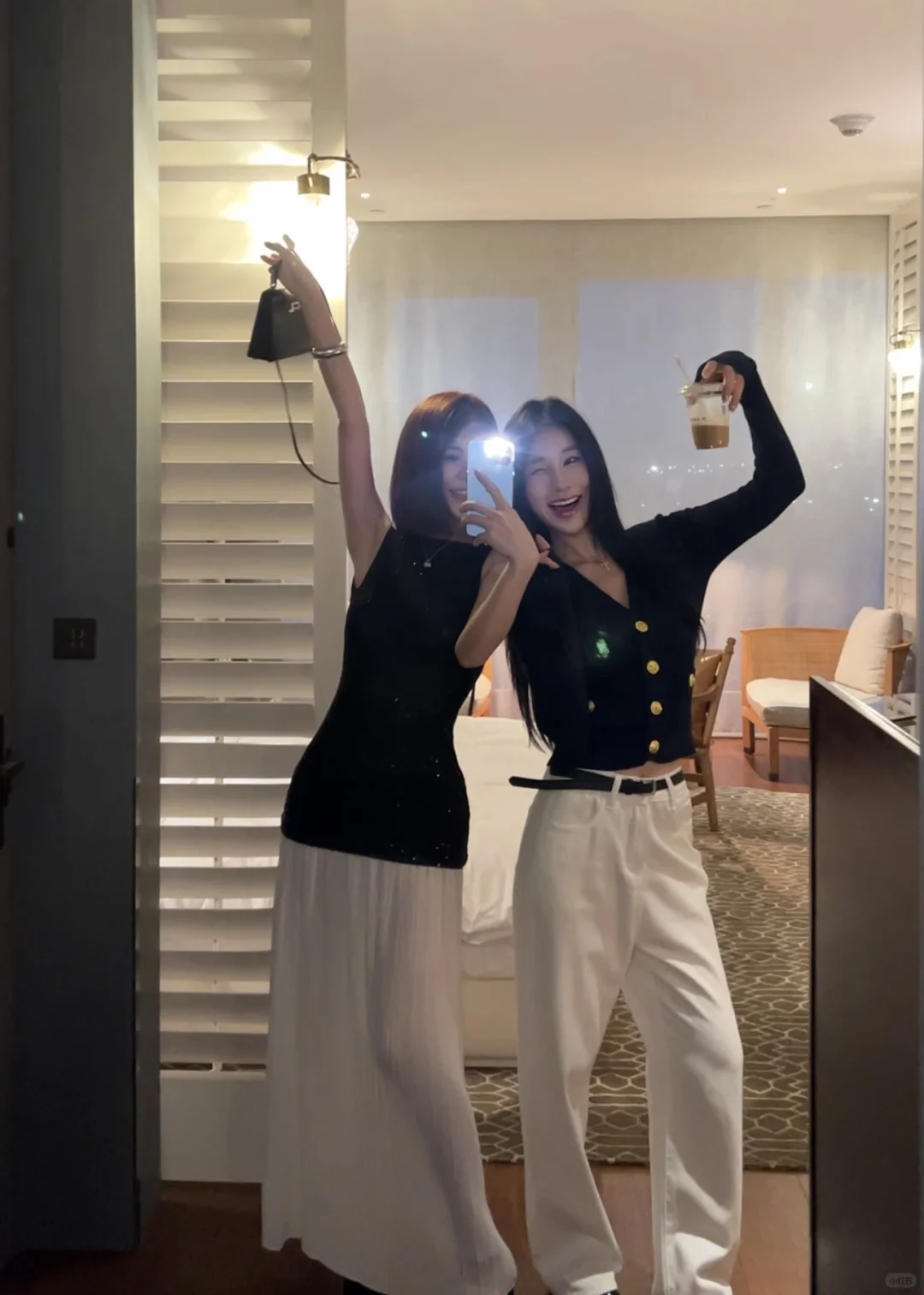 姐妹穿搭拍照📷