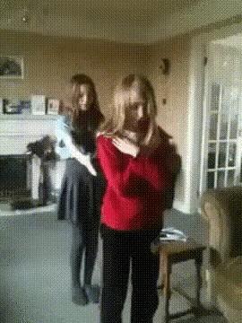 外国小姐姐测试配合度，结果这两个完全没有配合。