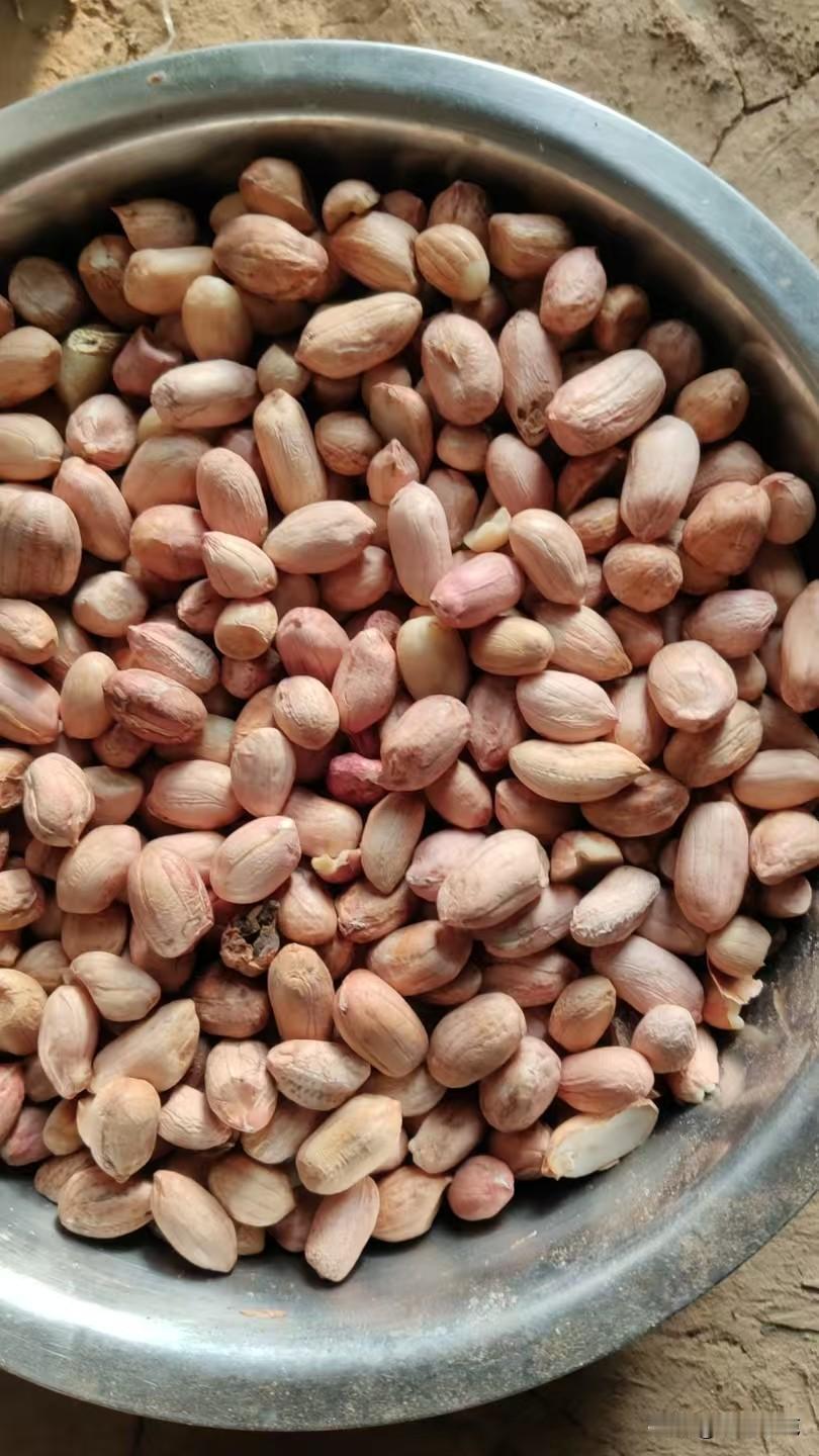 广西南宁市仁义农批市场批东北308品种8筛精选米5.2左右，批东北四粒红7筛上好