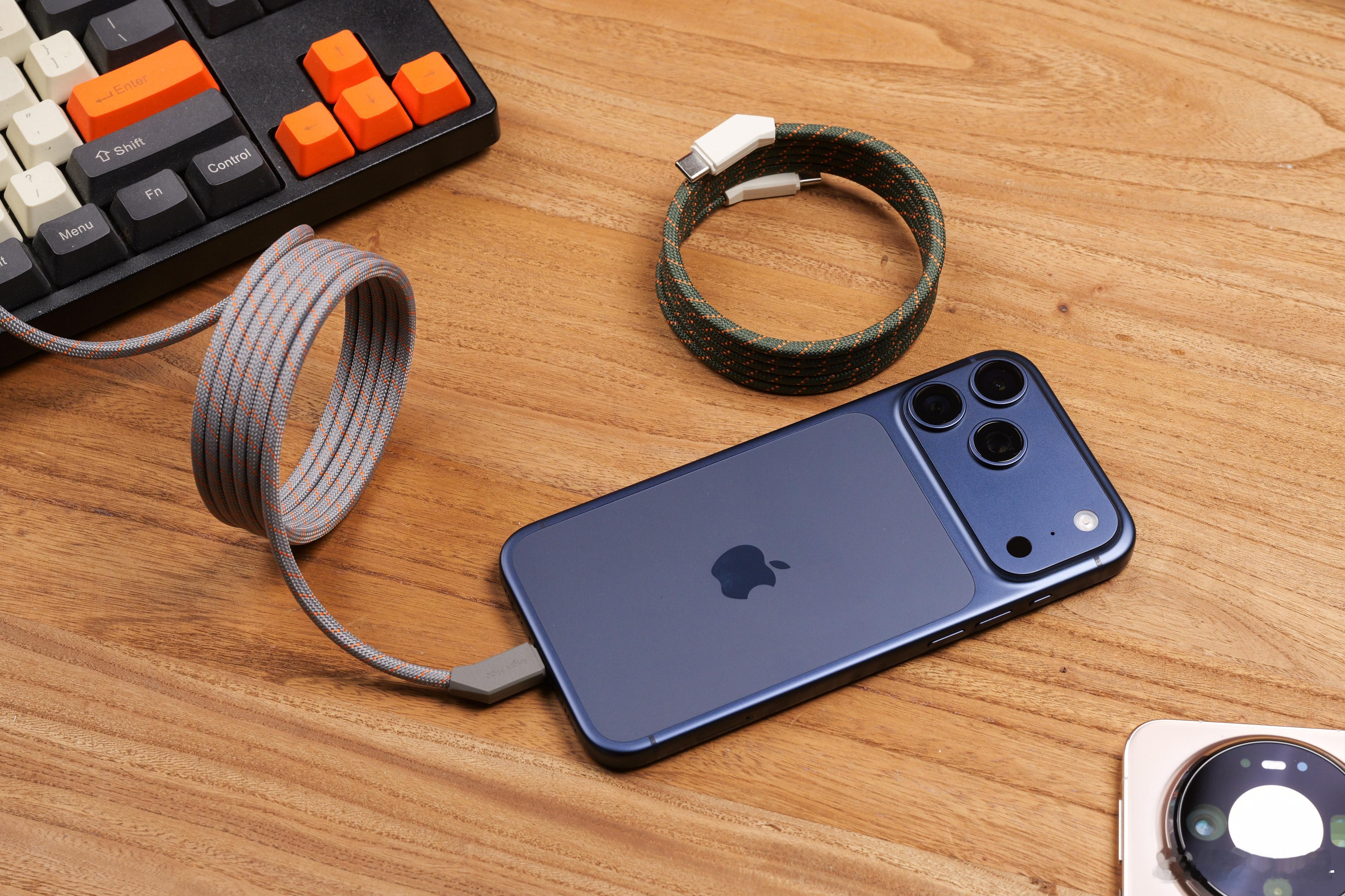 好久没有给我更新数据线了，那么从现在开始我要用怒喵歪歪线，一个好的数据线或许真的