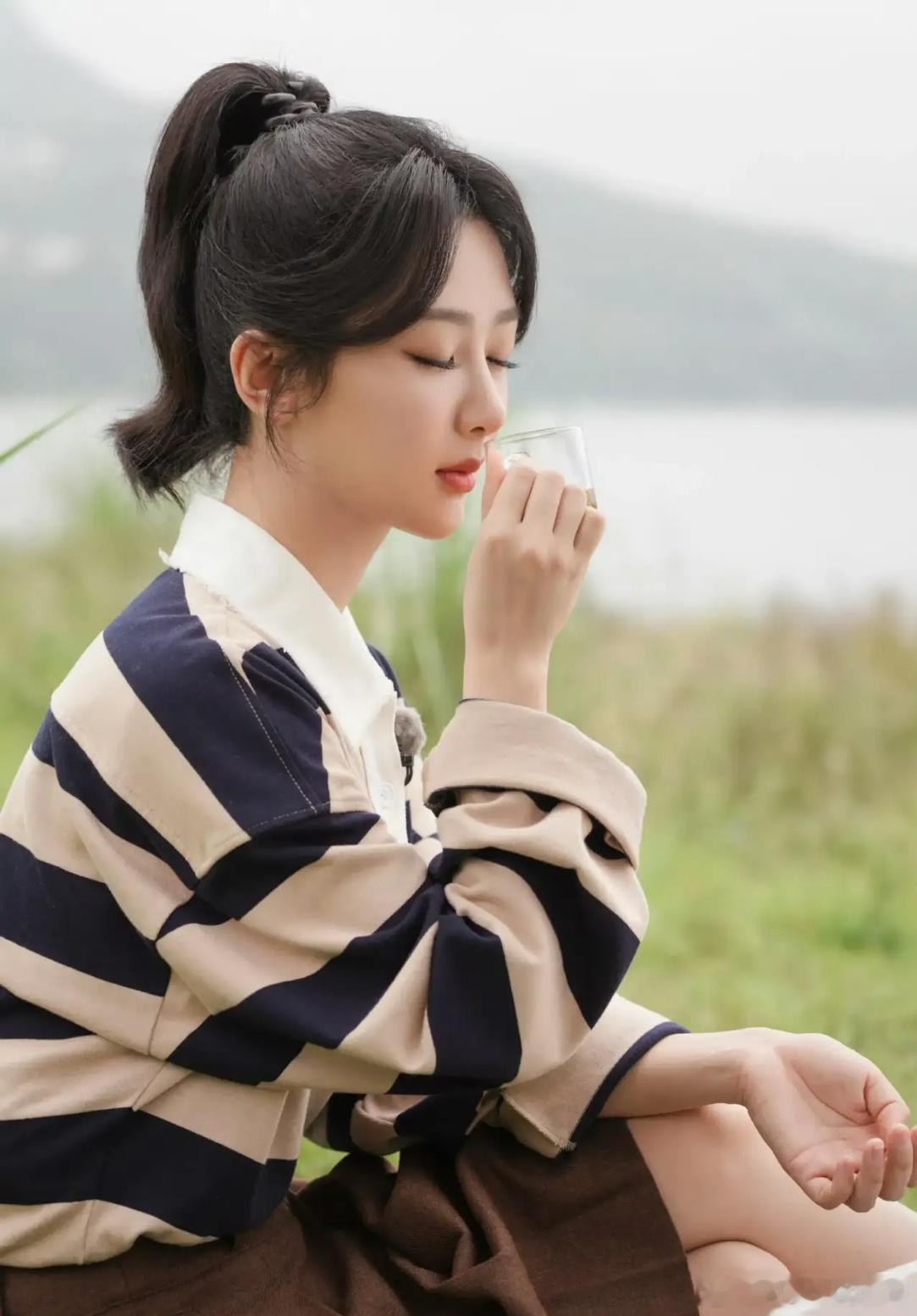 剧版青簪行 yz杨紫黄梓瑕yz杨紫簪中录你是我心湖中的月影，虽遥不可及，却让我在