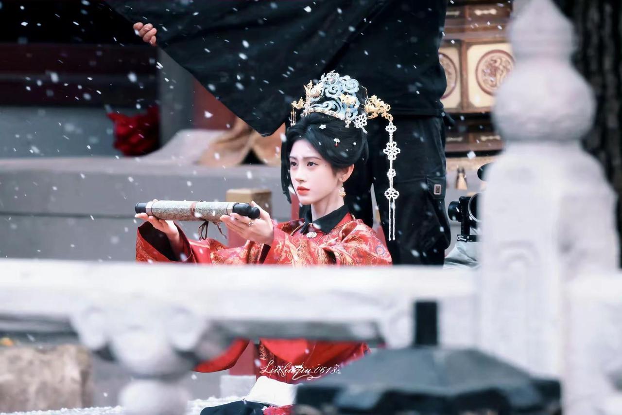 红袍映雪、 女帝版苏绿夏鞠婧祎 苏绿夏 万花世界 鞠婧祎红衣造型