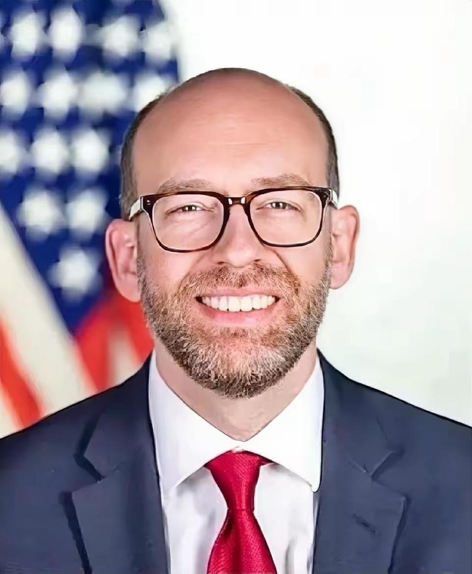 刚刚发生
美国白宫公开宣布
​2025年10月19日，美国白宫管理和预算办公室主