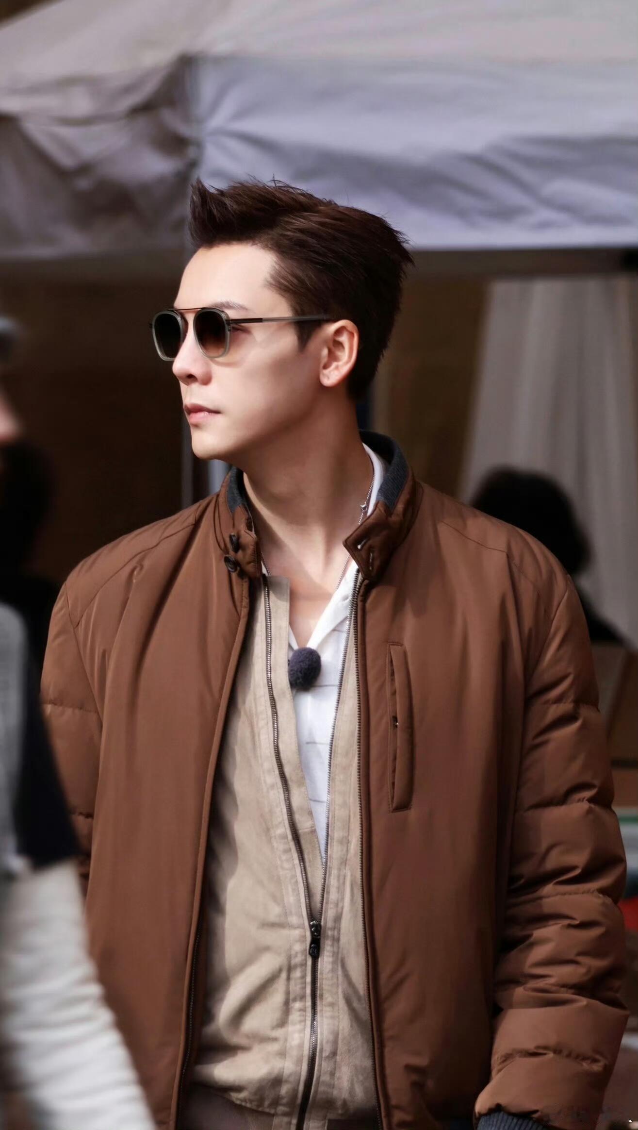 确定是录综艺而不是去走秀场吗？ ​​​