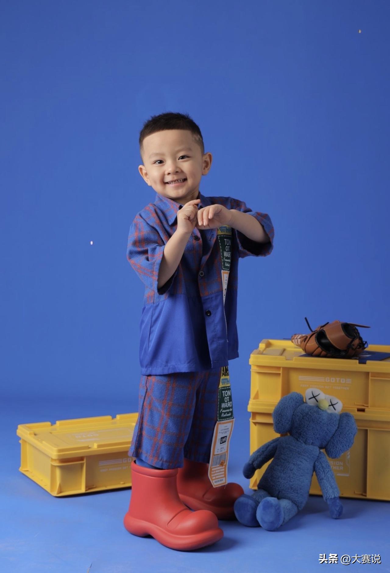 身为80后二胎宝妈，从前总觉得自己体质不差。直到带俩娃拍照才懂，再好的运动都比不