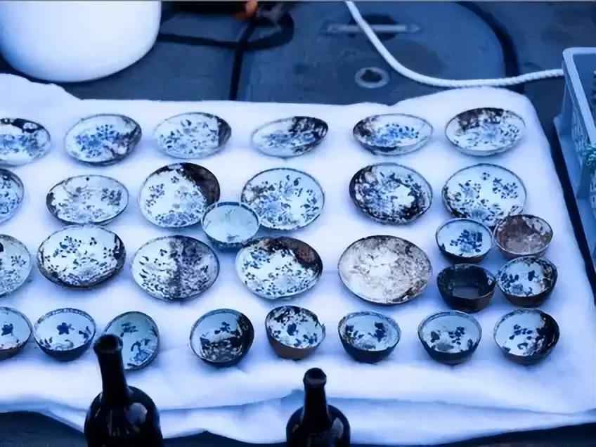 600米深海下的中国瓷器，到底藏着什么秘密？
你能想象吗？
在挪威南部暗无天日的