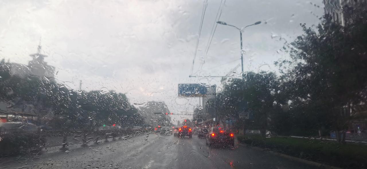 济南，东边太阳西边雨