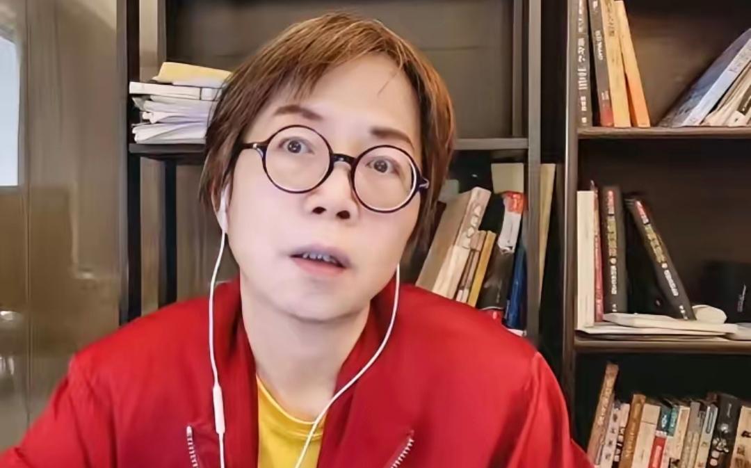 别讨论黄智贤变不变绿了，大家都看腻了，也烦了！

统一是迟早的，跟某个人变成啥颜