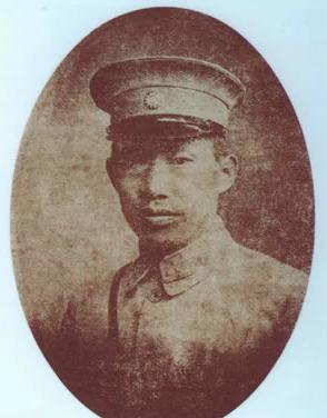 1935年5月，张学良让王家烈乘坐他的专机在贵阳上空兜兜风，登机后，飞机却直飞武