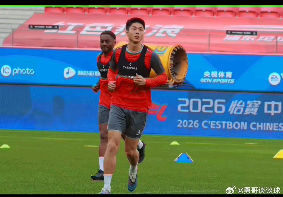 国足3月24日讯 国足官方昨日宣布，魏震因伤缺席本次国家队集训和热身。据记者刘闻