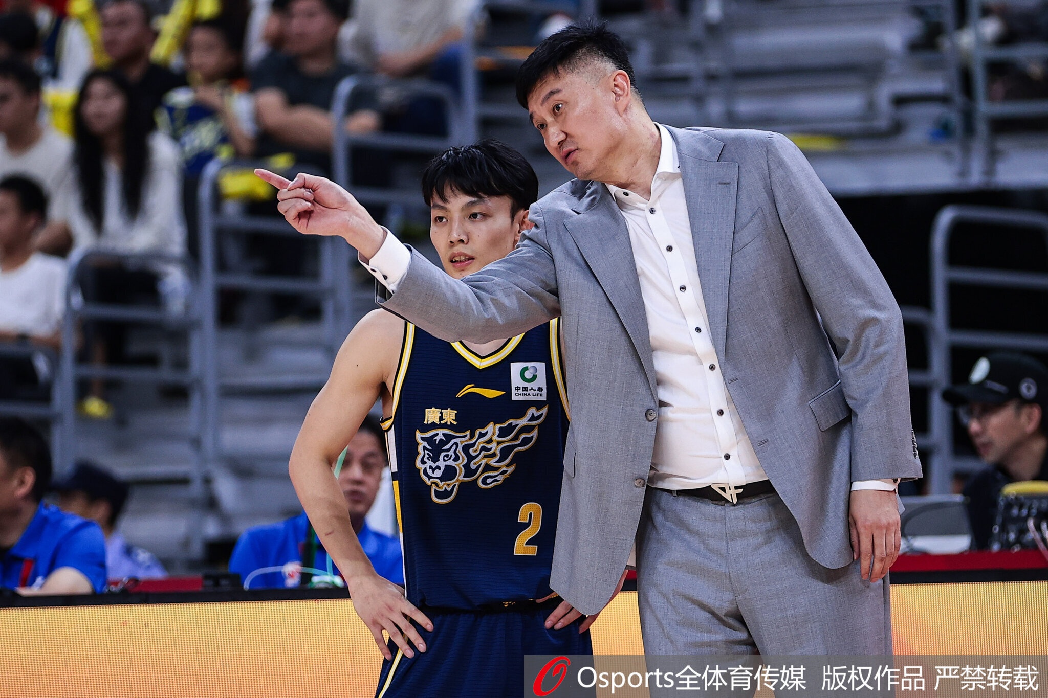 12进8G1土帅球队均失利！媒体人：教练竞争同样重要 看看谁在裸泳