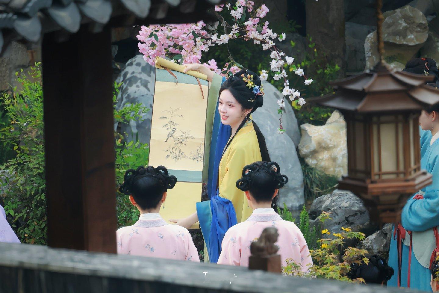 嘲笑谁恃美扬威周也周也谢清圆 ​​​