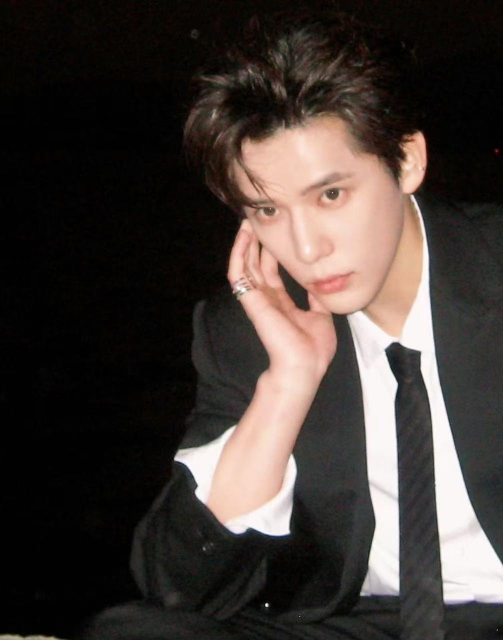 张若昀把王安宇逗掉凳了大侦探 张若昀的嘴，骗人的鬼！一本正经接梗王安宇，结果把人