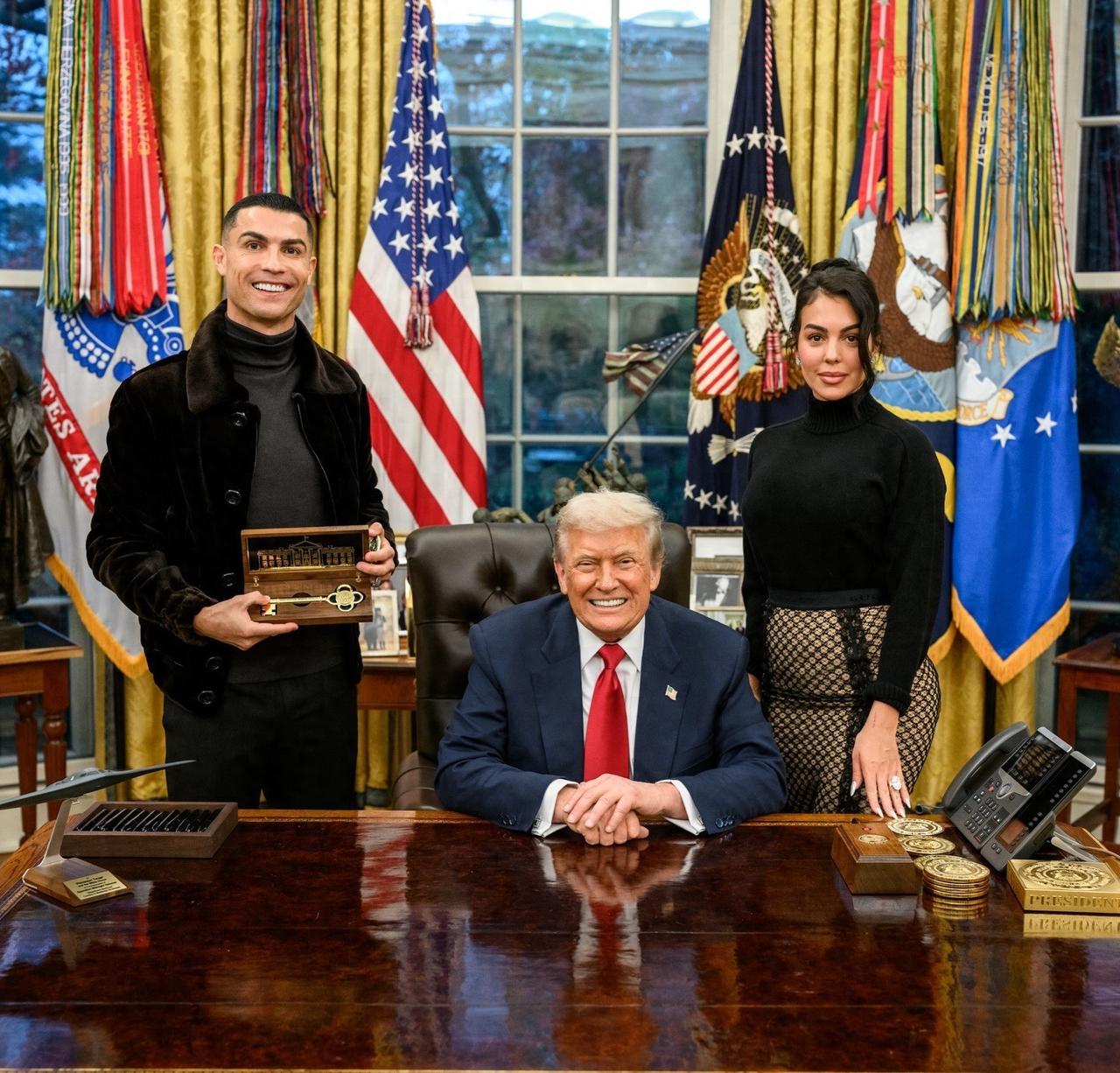 C罗与特朗普会面回忆
那天是2023年11月20号，好像是很重要的一天，大家都记