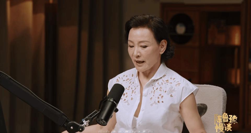 陈冲说婚后会又一次爱上对方陈冲认同婚姻有赌的成分谁说先婚后爱只存在小说里？陈冲亲