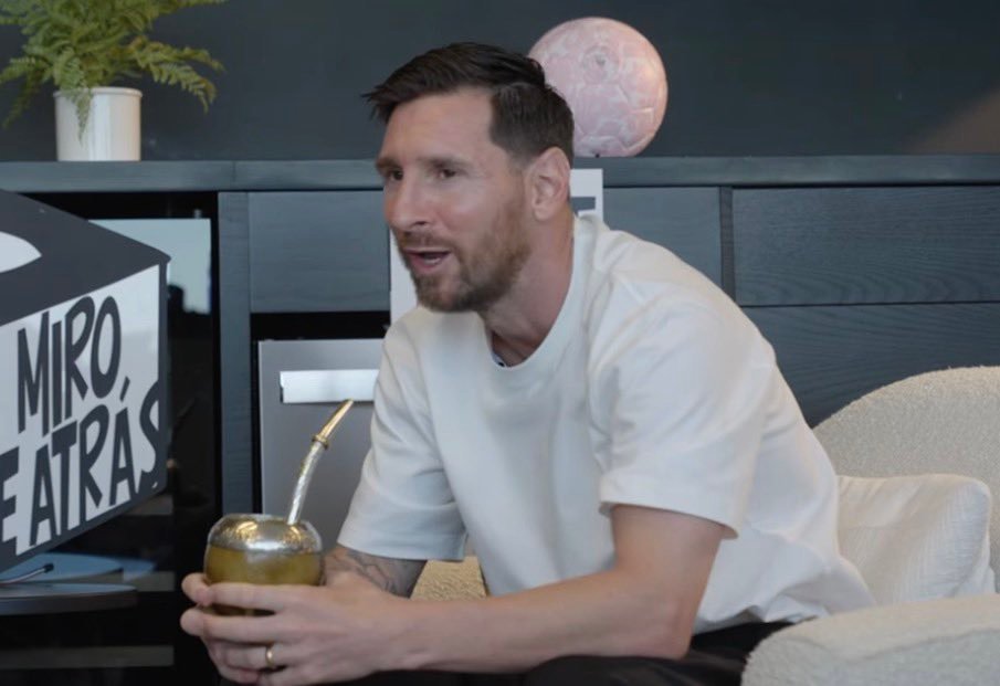 💬是如何向安东内拉求婚的？梅西🎙️：“事实是我们在一起很多年了。我们已经有了