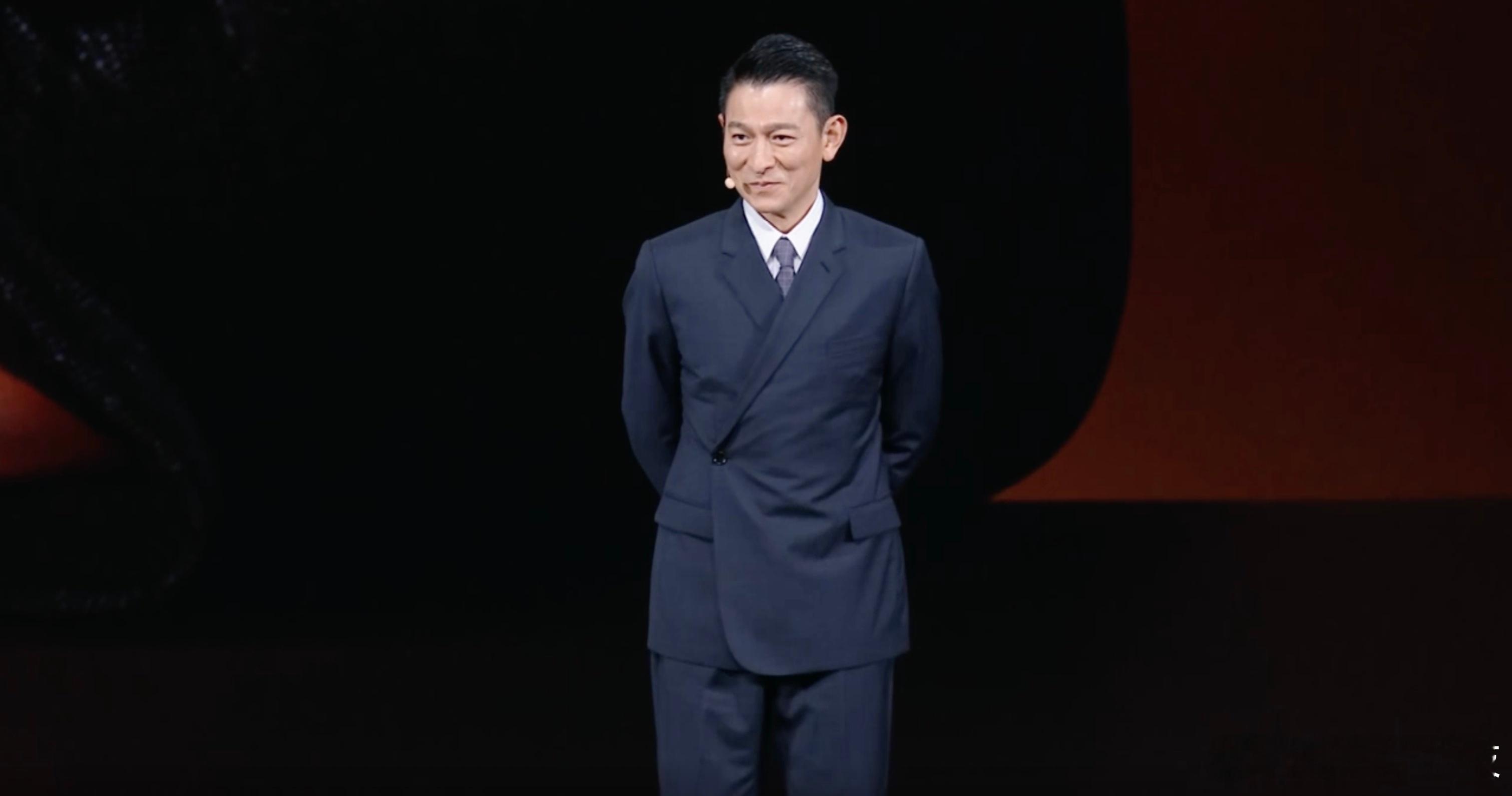 华为发布会 哇哇哇！看看谁来啦！刘德华帅啊！ ​​​