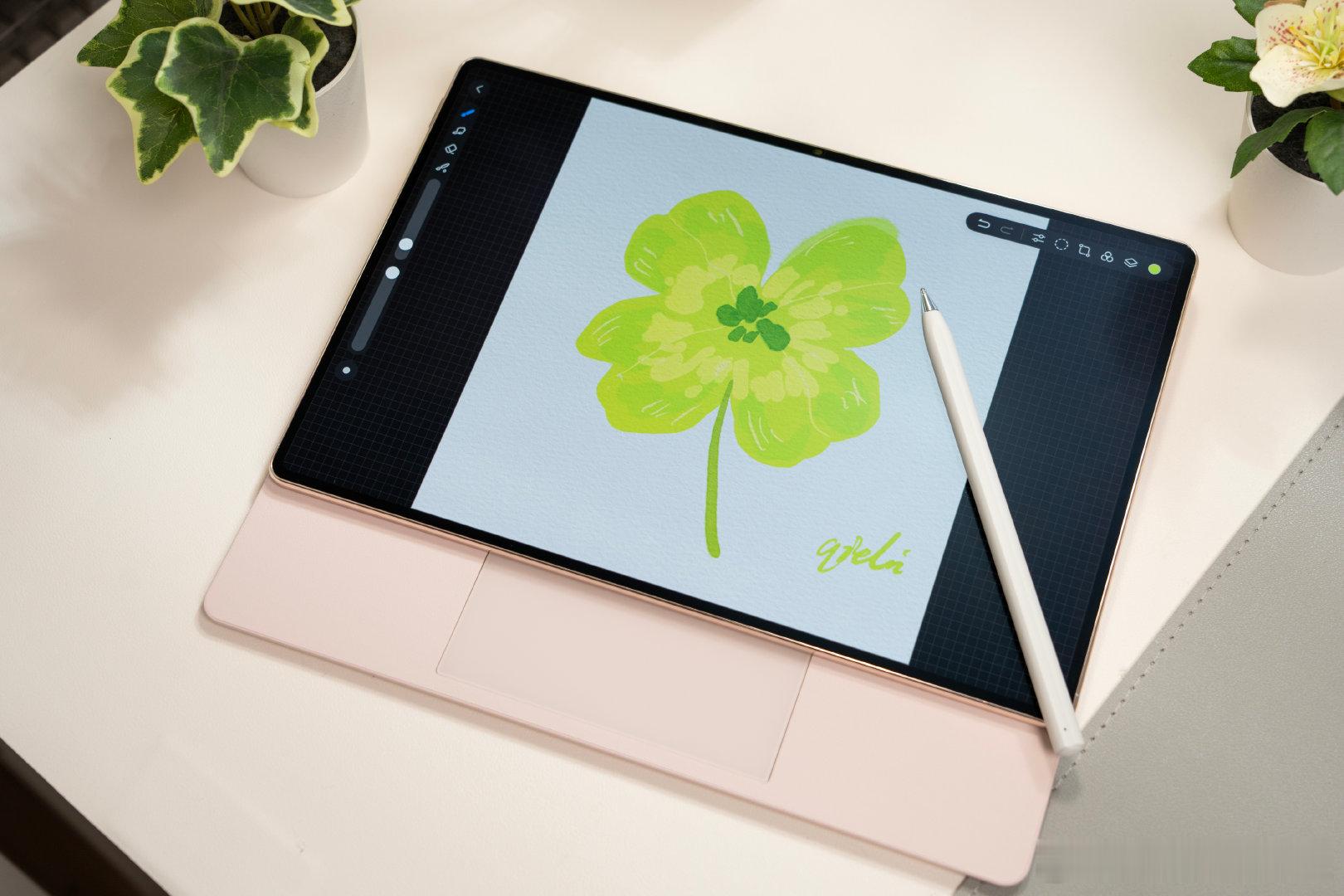 各位小伙伴看了发布会了吗，这次华为MatePad Pro 12英寸真的把重量和厚
