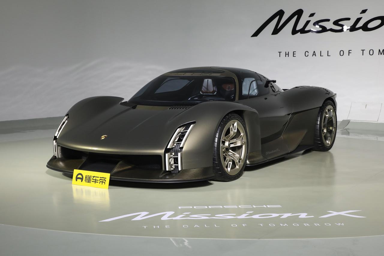 贴🚗汽车玻璃膜出现气泡的N个原因，看完别再踩坑！
贴完汽车玻璃膜，满心欢喜，结