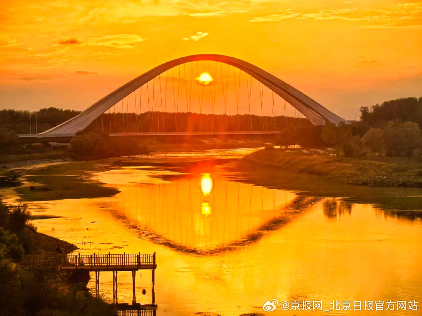【听！#北京晚霞是天空写的抒情歌#】#北京晚霞美学夯爆了# #今天北京真好看# 