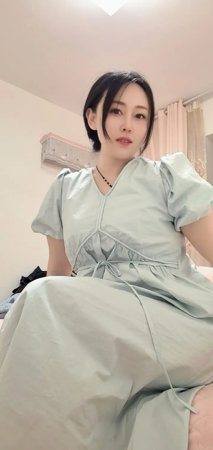 执念是惩罚自己，            释怀才是与自己和解”