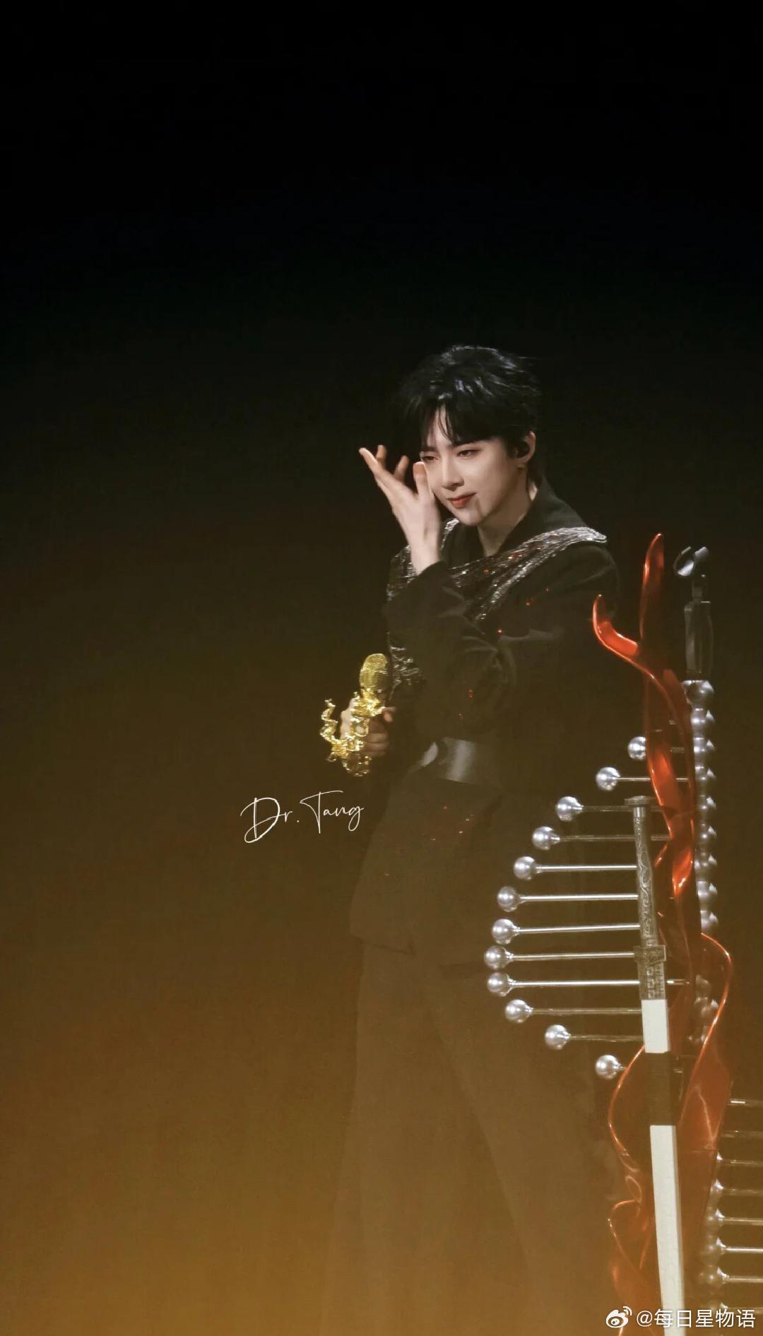 刘宇宁巅峰影响力歌手 从街头直播到万人场馆，从网络歌手到实力唱将，刘宇宁走出了一