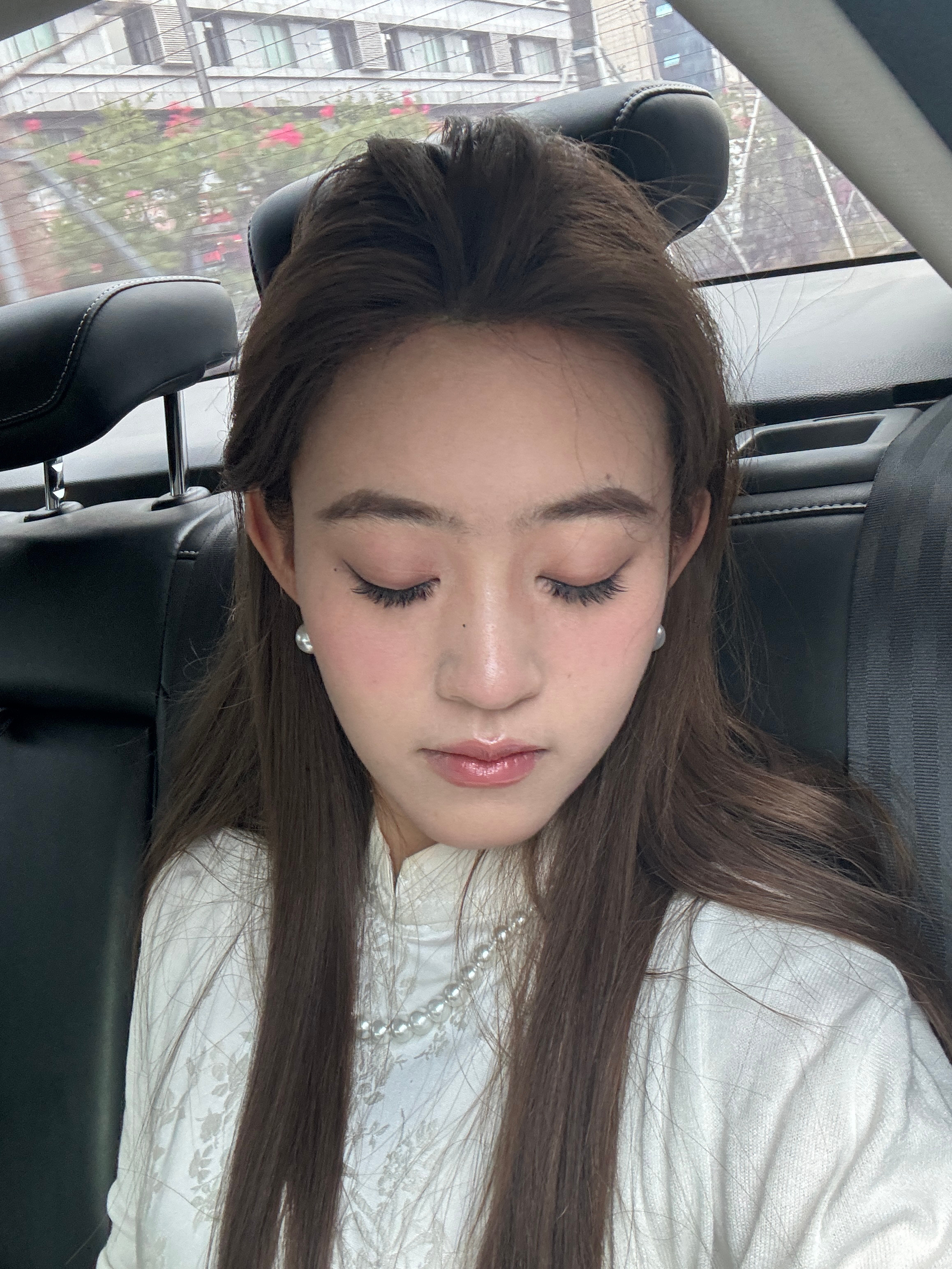 第一次独立的贴上整簇睫毛 去重庆一日游了一下🅿️4吃酒打尖是我在西安吃过最好吃